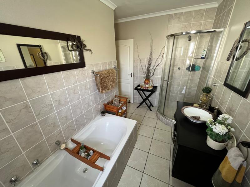 4 Bedroom Property for Sale in Dwarskersbos Western Cape